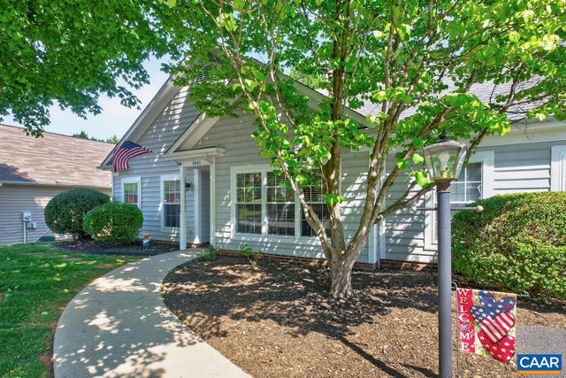 1045 WINTERGREEN LN, Charlottesville, VA 22903