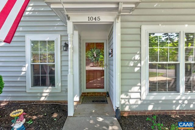 1045 WINTERGREEN LN, Charlottesville, VA 22903