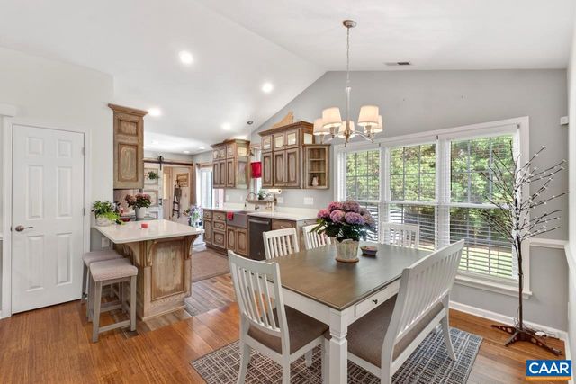 1045 WINTERGREEN LN, Charlottesville, VA 22903