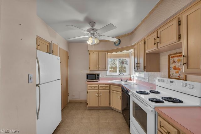 6494 S Canterbury Road, Parma, OH 44129