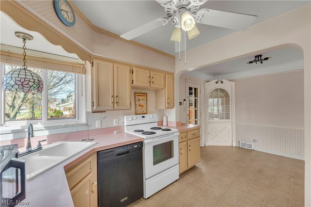 6494 S Canterbury Road, Parma, OH 44129