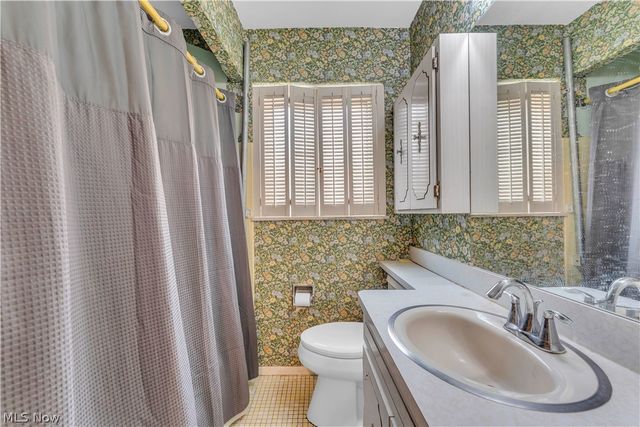 6494 S Canterbury Road, Parma, OH 44129