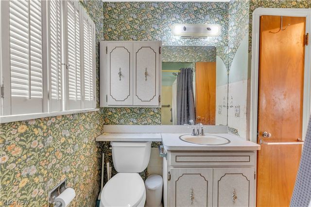 6494 S Canterbury Road, Parma, OH 44129