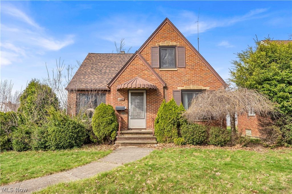 6494 S Canterbury Road, Parma, OH 44129