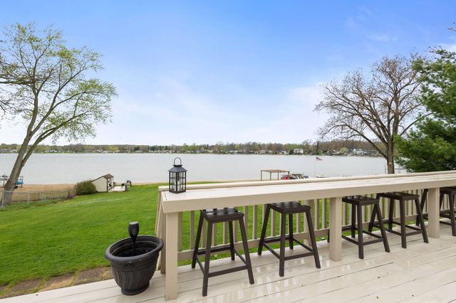 1256 Barron Lake Road, Niles, MI 49120