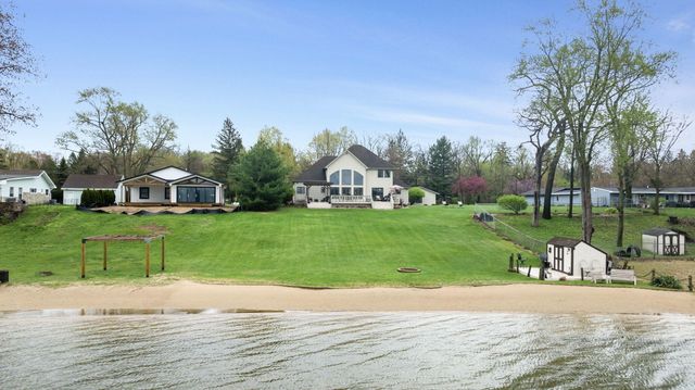 1256 Barron Lake Road, Niles, MI 49120
