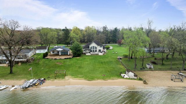 1256 Barron Lake Road, Niles, MI 49120