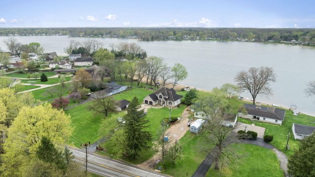 1256 Barron Lake Road, Niles, MI 49120