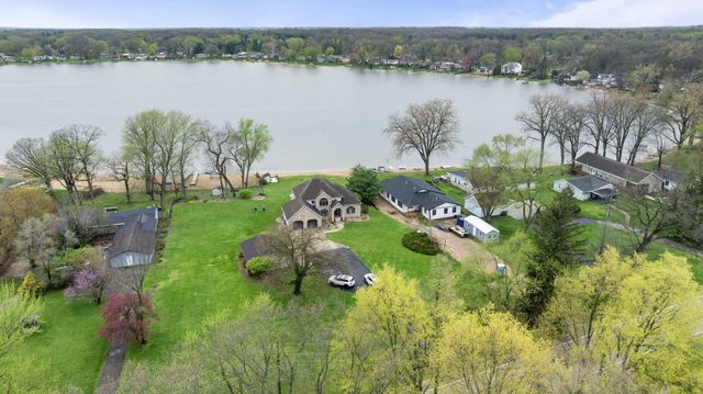 1256 Barron Lake Road, Niles, MI 49120