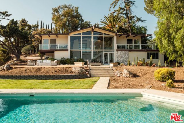 26094 Mulholland Highway, Calabasas, CA 91302