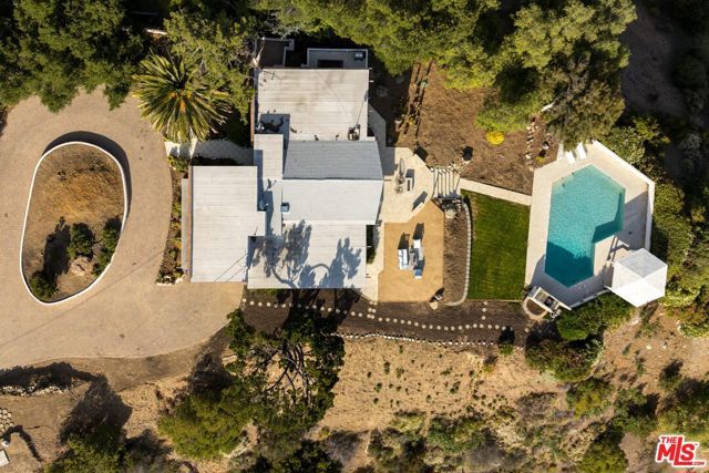 26094 Mulholland Highway, Calabasas, CA 91302