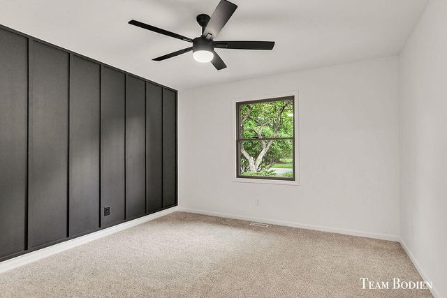 201 BONA VISTA Drive NW 21, Grand Rapids, MI 49504