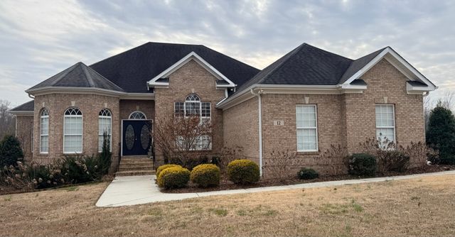 12 Sonoma Dr, Fayetteville, TN 37334