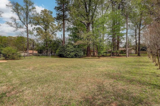 6401 Sleepy Hollow, Texarkana, TX 75503