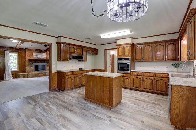 6401 Sleepy Hollow, Texarkana, TX 75503