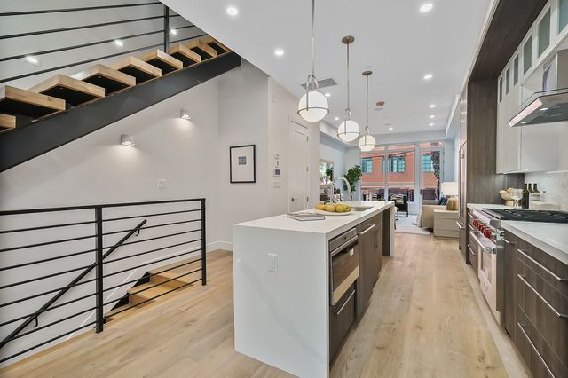 85 Calyer Street, New York City, NY 11222