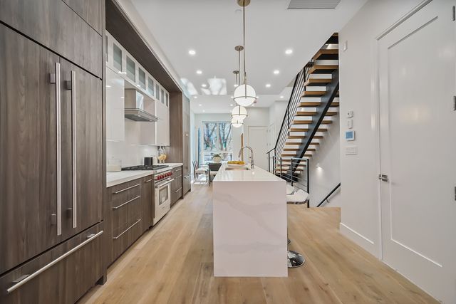 85 Calyer Street, New York City, NY 11222