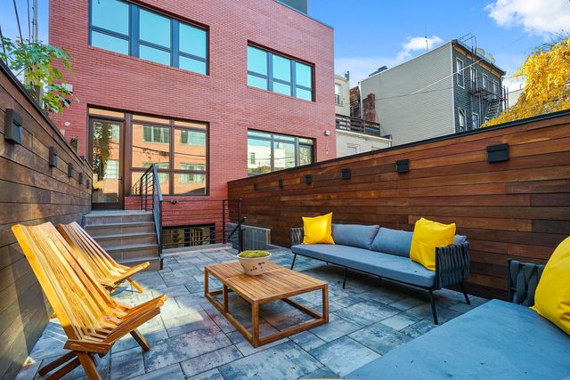 85 Calyer Street, New York City, NY 11222