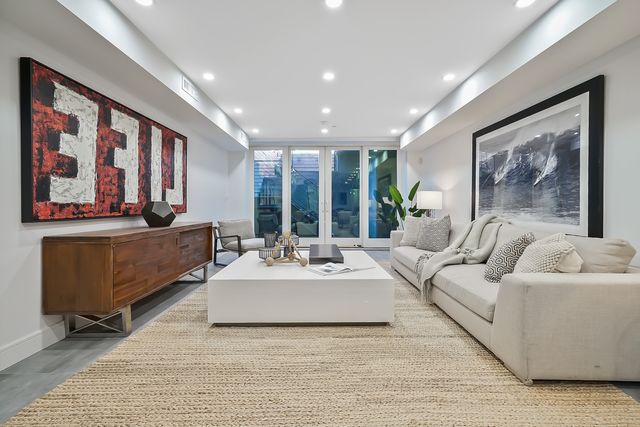 85 Calyer Street, New York City, NY 11222