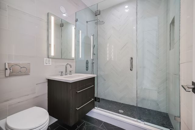 85 Calyer Street, New York City, NY 11222