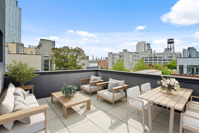 85 Calyer Street, New York City, NY 11222