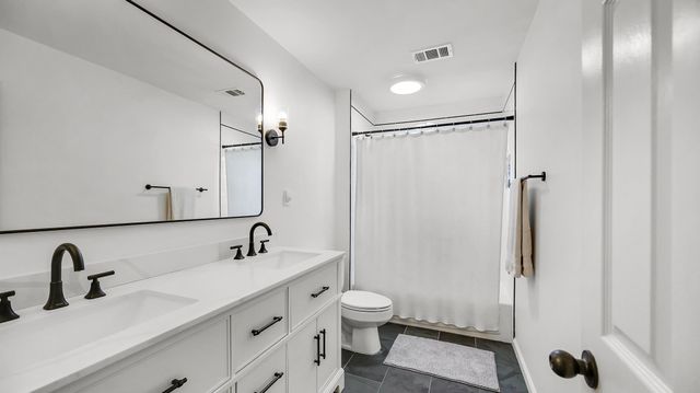 9434 PLANTATION WAY LN, Germantown, TN 38139