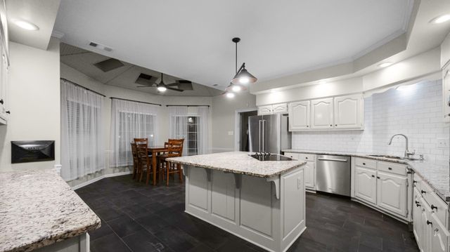 9434 PLANTATION WAY LN, Germantown, TN 38139