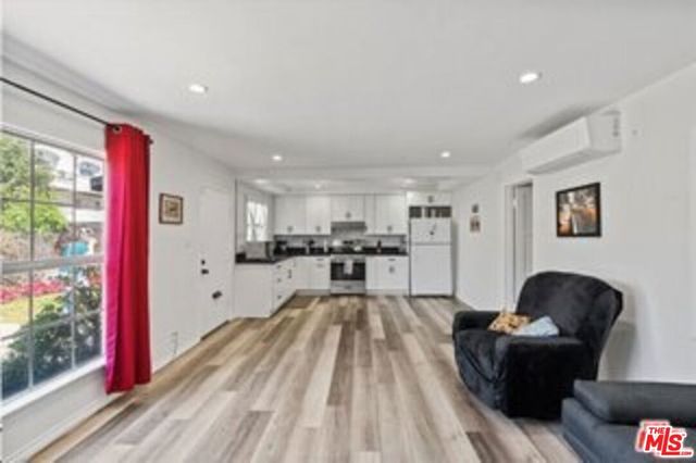 11710 Hartsook Street, Valley Village, CA 91607