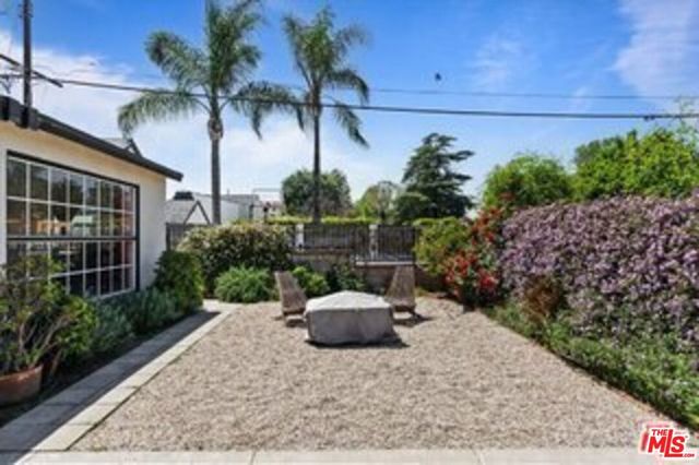 11710 Hartsook Street, Valley Village, CA 91607