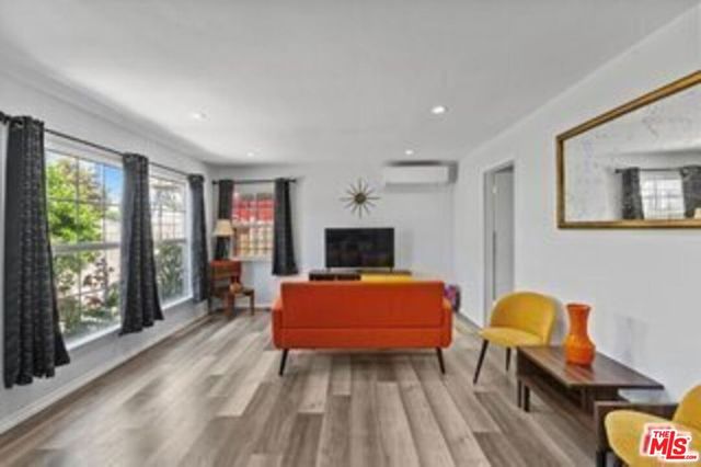 11710 Hartsook Street, Valley Village, CA 91607