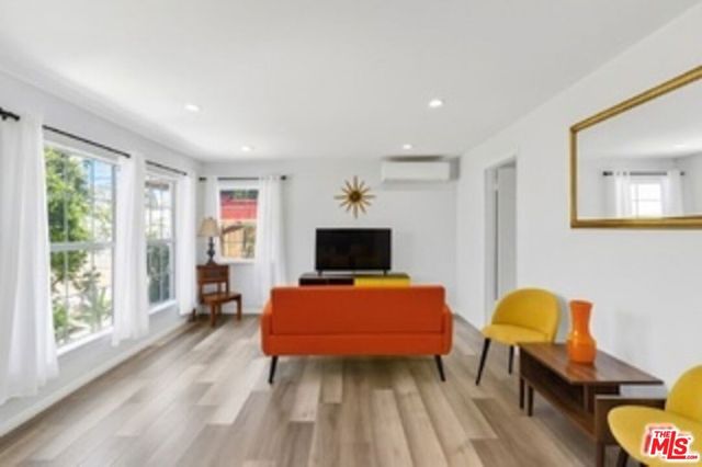 11710 Hartsook Street, Valley Village, CA 91607