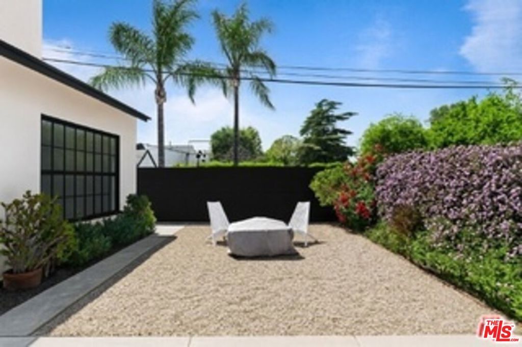 11710 Hartsook Street, Valley Village, CA 91607 — photo 2