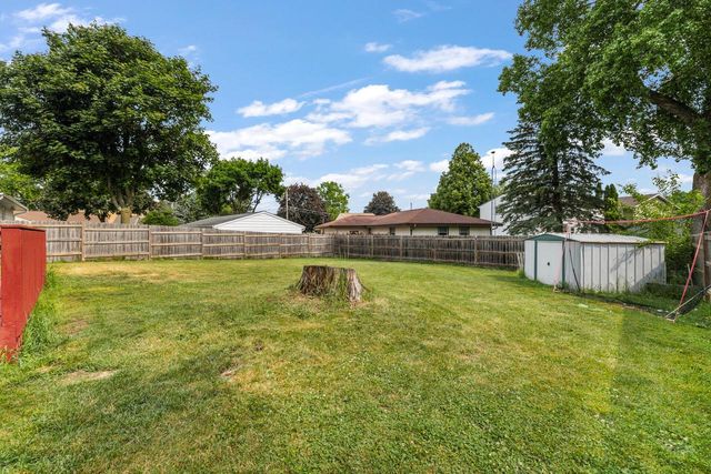 218 E Washington STREET, Slinger, WI 53086