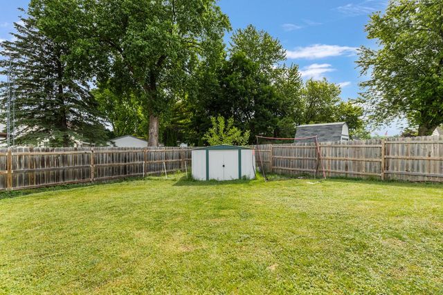 218 E Washington STREET, Slinger, WI 53086