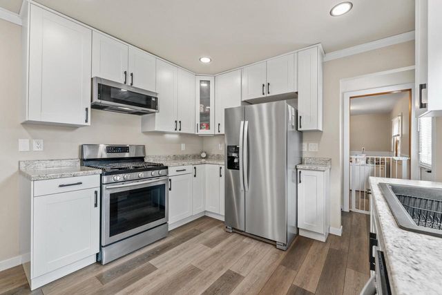218 E Washington STREET, Slinger, WI 53086