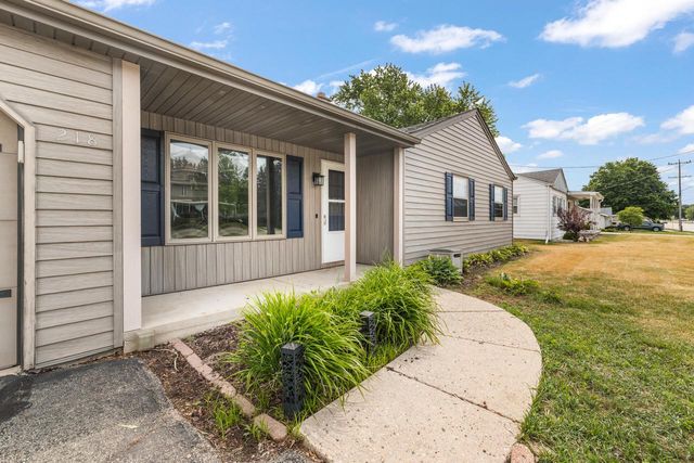 218 E Washington STREET, Slinger, WI 53086