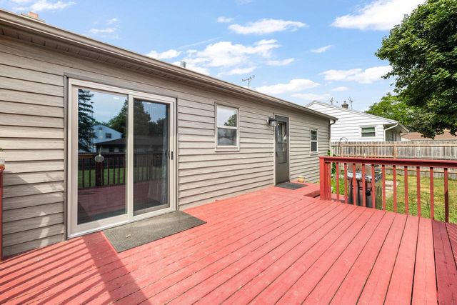 218 E Washington STREET, Slinger, WI 53086