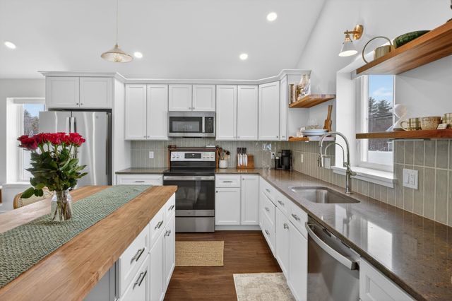 23 Whippoorwill Way, Somersworth, NH 03878