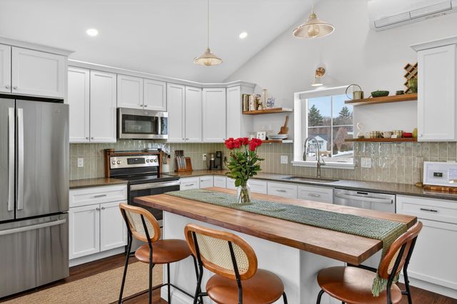 23 Whippoorwill Way, Somersworth, NH 03878