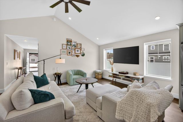 23 Whippoorwill Way, Somersworth, NH 03878