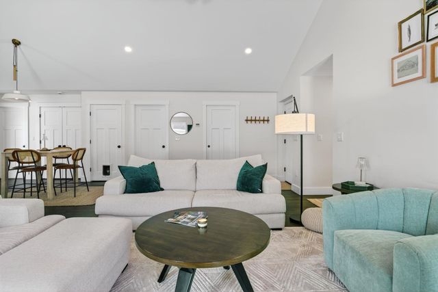 23 Whippoorwill Way, Somersworth, NH 03878