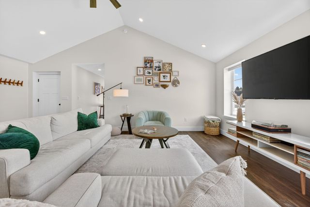 23 Whippoorwill Way, Somersworth, NH 03878