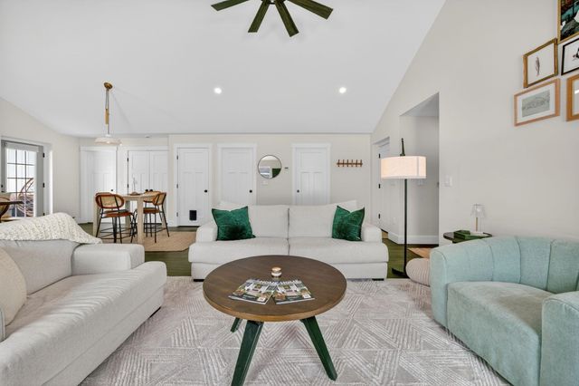 23 Whippoorwill Way, Somersworth, NH 03878