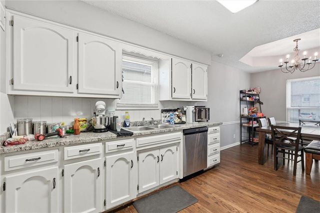 5210 S Mccoy Street, Independence, MO 64055