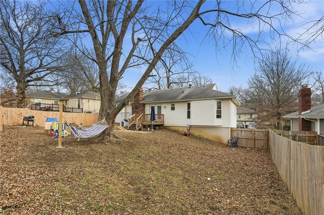 5210 S Mccoy Street, Independence, MO 64055