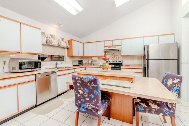 7720 COLEBROOK DRIVE, Orlando, FL 32818