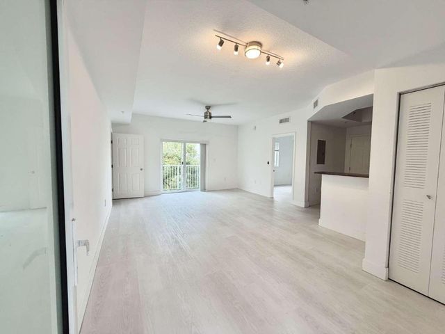 7516 NE 1st Avenue 302, Miami, FL 33138