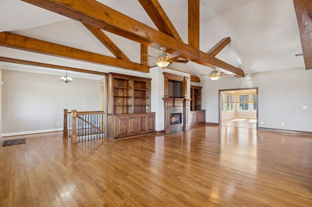 517 Nichols Ln, Gallatin, TN 37066