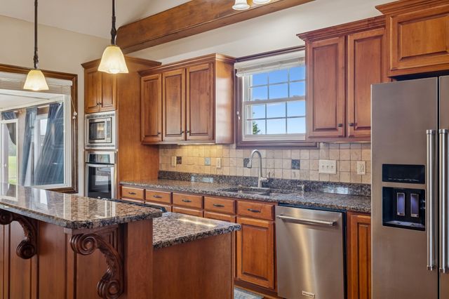 517 Nichols Ln, Gallatin, TN 37066