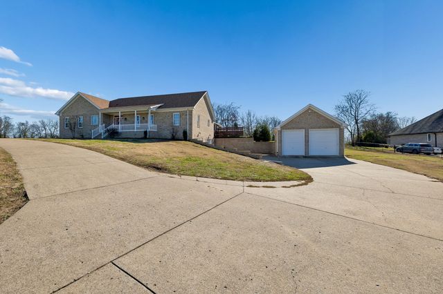 517 Nichols Ln, Gallatin, TN 37066